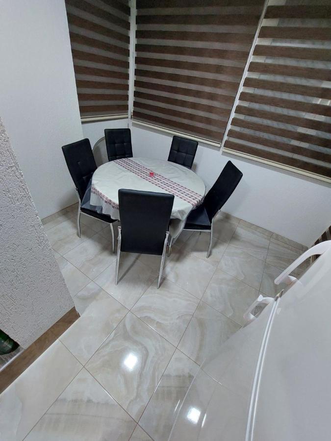 ויסוקו L'Appartement De La Pyramide Du Soleil מראה חיצוני תמונה